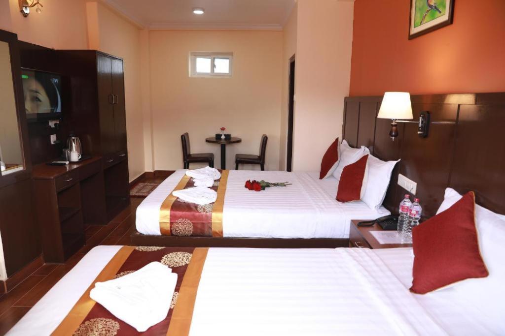 Hotel Eco Tree Pokhara Exteriör bild