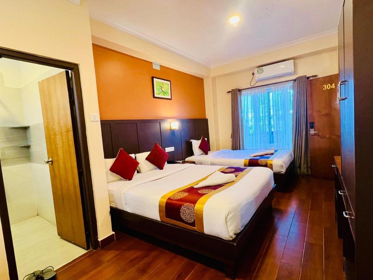 Hotel Eco Tree Pokhara Exteriör bild